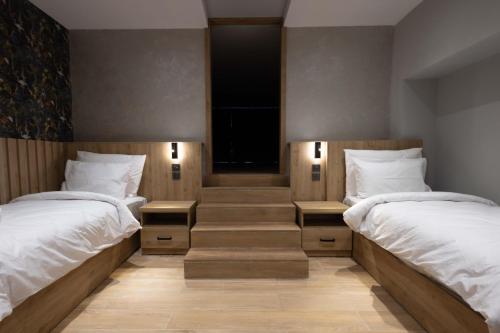 University Boutique Rooms 1