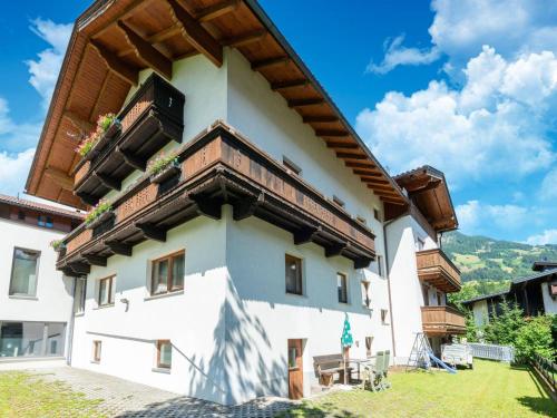 Apartment in Tyrol near Ski Lift in Fügen, Österreich