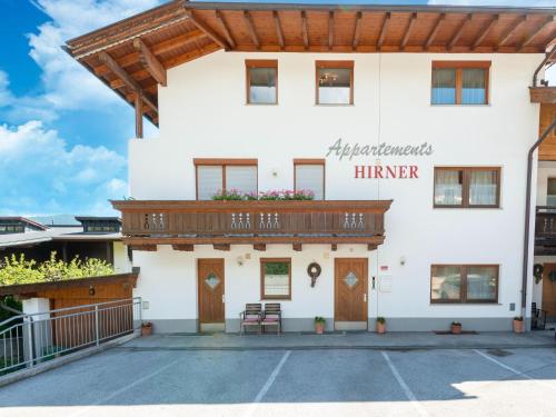 Lovely holiday home with ski-storage