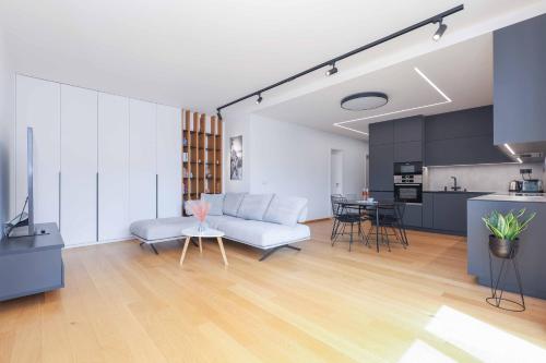Downtown Luxe Retreat- Konventná, Bratislava (Foto 9)