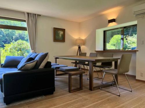 山に囲まれた隠れ和式庭園室外bbq