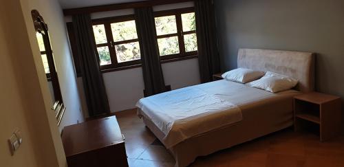 Apartment Old Town Stari Bar - image 2
