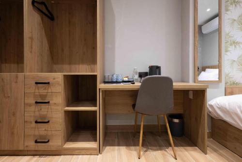 University Boutique Rooms 3