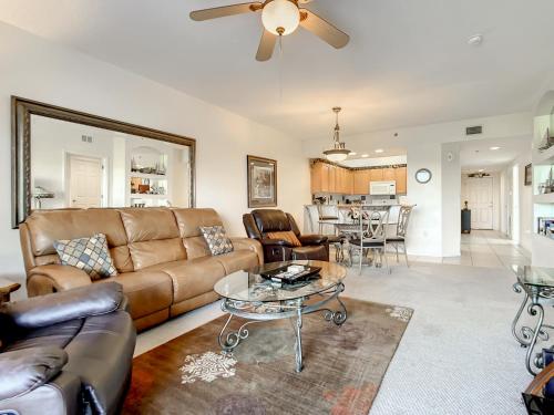 Beautifully appointed 32 condo with gorgeous estuary Views. OW10-305 in New Smyrna Beach, USA
