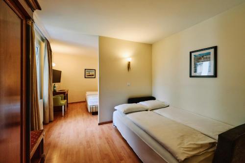 Junior Suite room in Hotel Deutschmeister