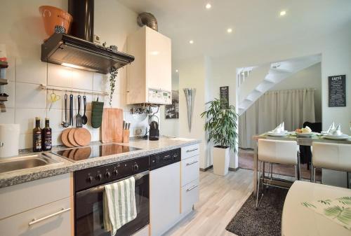 Zweistöckiger Traum über den Dächern STUTTGARTS (Zweistockiger Traum uber den Dachern STUTTGARTS) in جنوب شتوتغارت