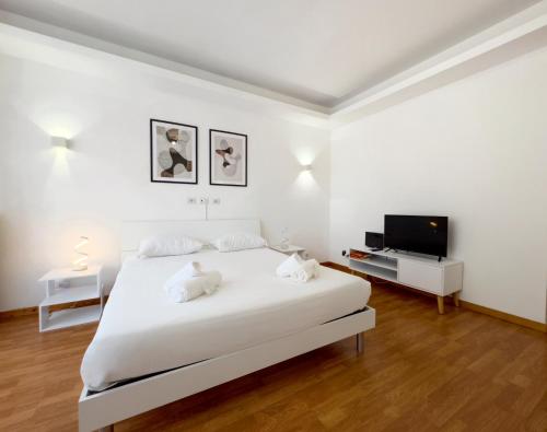 Golden Essence Apartment - terrace & metro, Рим (фото 7)