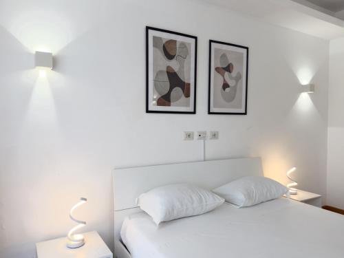 Golden Essence Apartment - terrace & metro, Рим (фото 6)
