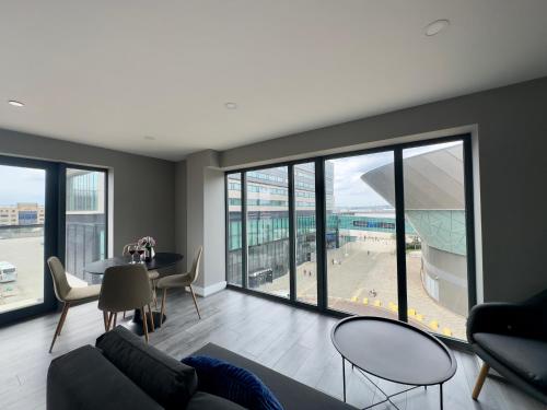 Monarchs Quay Arena Apartments by Happy Days - Port Sunlight