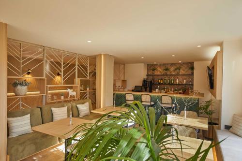 Sercotel Hotel Zurbarán - image 14