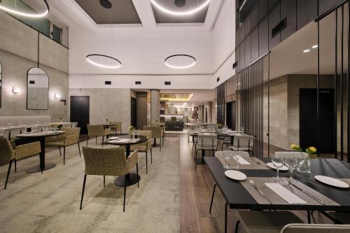 مطعم, Rafaelhoteles Ventas. in سيوداد لينيل