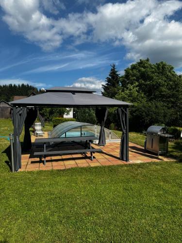 Kert, Apartmány Roudnice (Apartmany Roudnice) in Jestřabí v Krkonoších