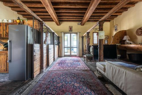 Létesítmények, Scuderia Country Mansion 3300SquareFeet in San Pietro Viminario