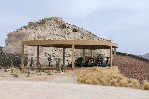 Santo Mine Oia Suites