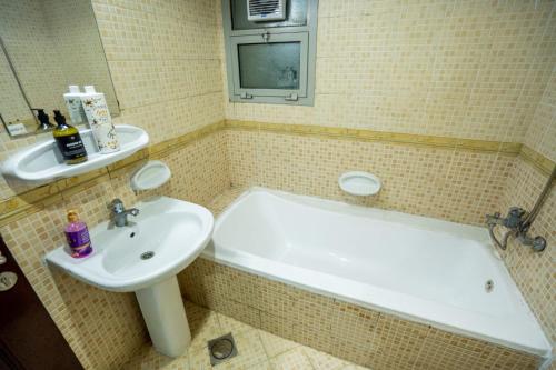 Bathroom, BAITH AL JANNAH LLC Vacation home Rentals near Universal Speciality Medical Center