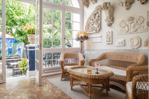 Hotel Medium Romantic - image 14
