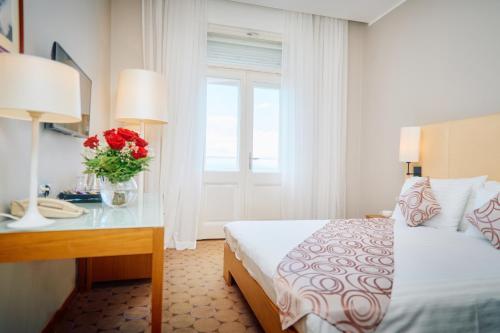 Standard Twin/Double Room room in ASTORIA Hotel Opatija
