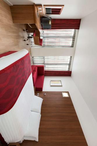 Double Room room in Ramada Encore by Wyndham Leicester City Centre