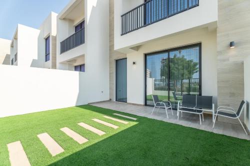 puutarha, Nasma Luxury Stays - Luxurious Beachside Villa with Private Patio in Ras Al-Khaimah