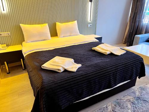 2 twin beds