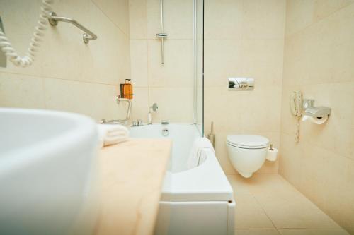Suite with Sea View image 5