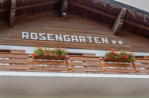  Garnì Rosengarten, Pension in Pozza di Fassa