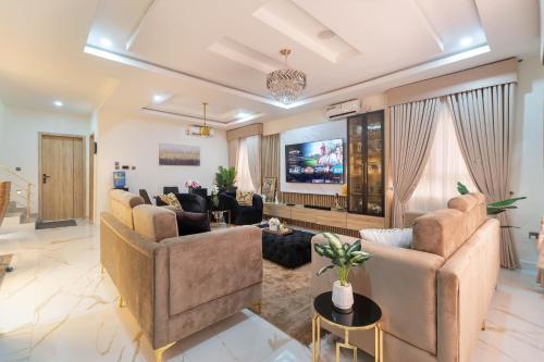 Luxury Lagos Apartment with 3 Bedrooms