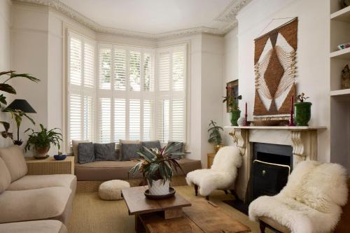 Art-inspired designer Family Home - Private Garden - image 13