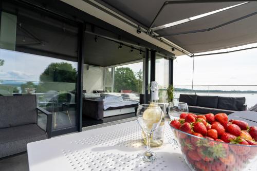 OW Mewa domki apartamenty nad jeziorem in Skorochów