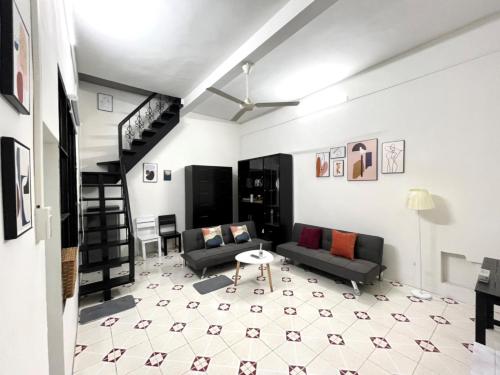 Cozy 2-floor Duplex apartment 55m2 next to Hanoi Railway street
