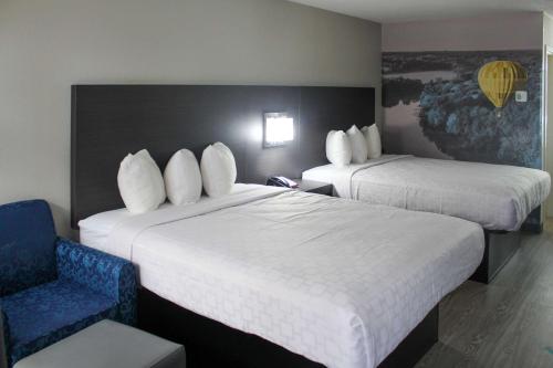 Queen Room with Two Queen Beds - Non Smoking