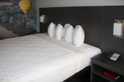 Clarion Pointe Statesville in Statesville, USA