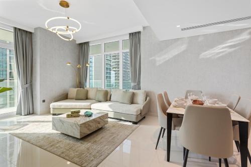Tropical Home w Private Beach in Emaar Beachfront, Dubai (Foto 8)