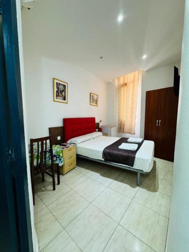 Hostal Mont Thabor - image 13