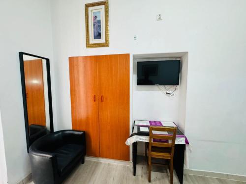Hostal Mont Thabor - image 14