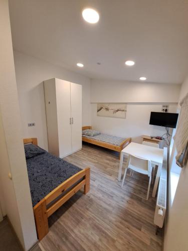 Monteurzimmer - Ferien Wohnungen Leipzig - Sandersdorf-Brehna