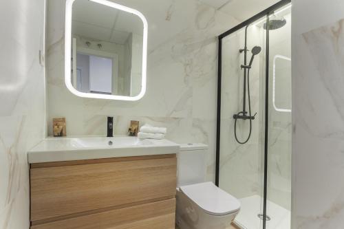 Two-Bedroom Apartment V image 9