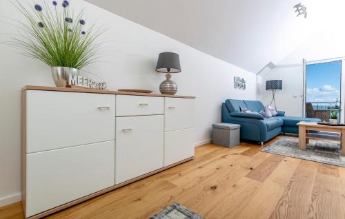 One-Bedroom Apartment image 10