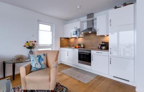 One-Bedroom Apartment image 10