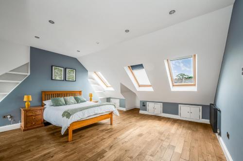 Pass the Keys Wonderful Six Bed Victorian Home in London