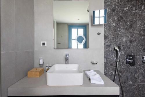 Aeifos Boutique Hotel - image 10