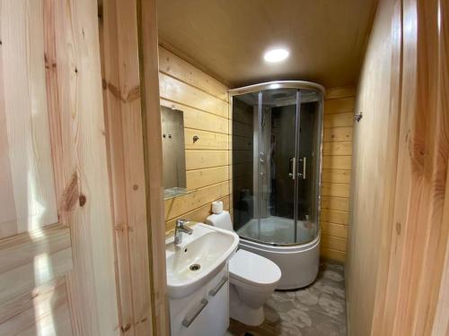 Lakefront cottage 10 min walk from Baltic Sea in Tuja