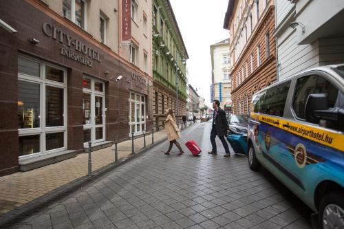 City-Hotel Budapest - image 6