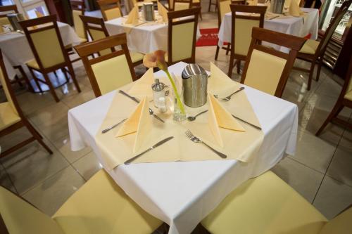 City-Hotel Budapest - image 10