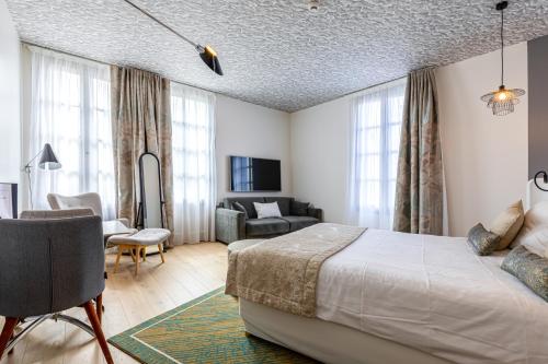 Hotel Le Saint Gelais - image 7