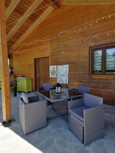 Agriturismo bio Apipoli in Montano Lucino