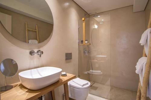 581241937 BASSA MAINA Villas & Suites