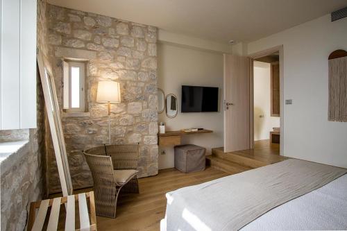 581241941 BASSA MAINA Villas & Suites