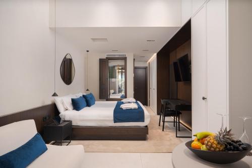 Superior Queen Room image 7