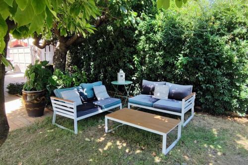 FRGK "GOLFE - Maison avec Jardin & Terrasse, Proche des Plages" gîte à louer Golfe-Juan